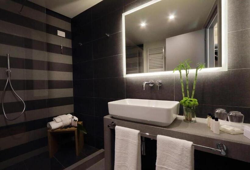 اتاق لوکس, Roma Five Suites
