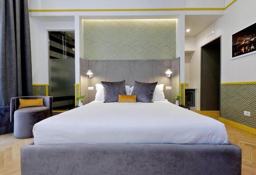 اتاق لوکس با چشم‌انداز, Roma Five Suites