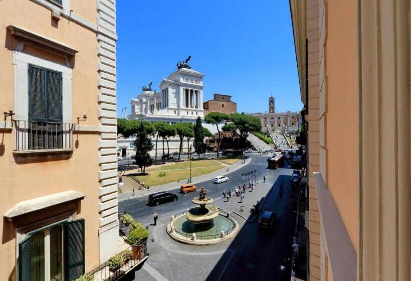 اتاق لوکس با چشم‌انداز, Roma Five Suites
