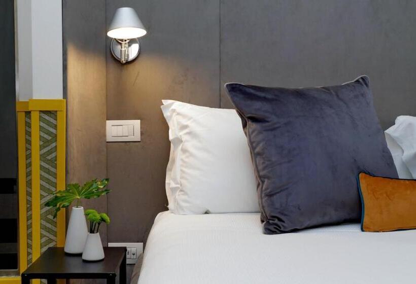 اتاق لوکس با چشم‌انداز, Roma Five Suites