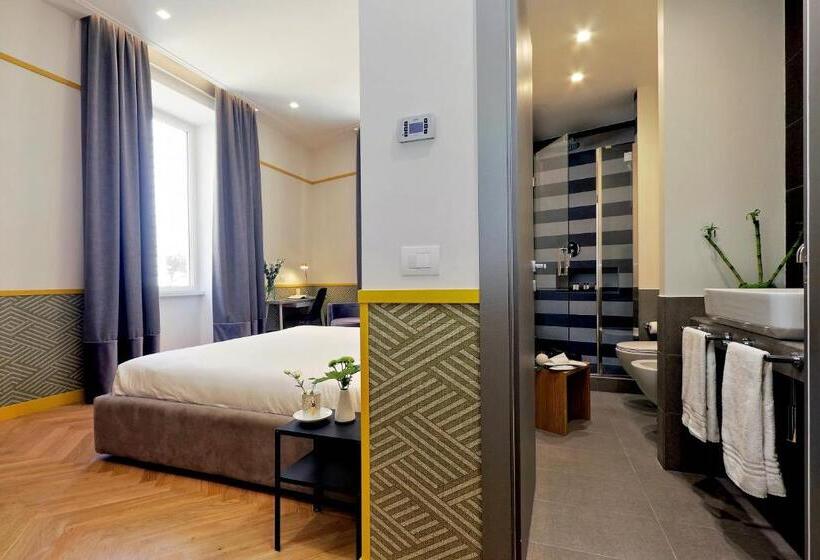 اتاق لوکس با چشم‌انداز, Roma Five Suites