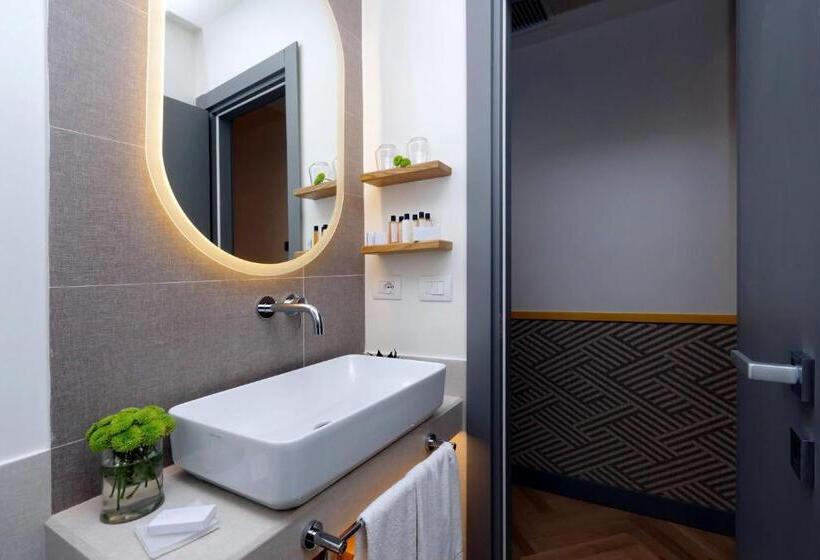 اتاق لوکس, Roma Five Suites