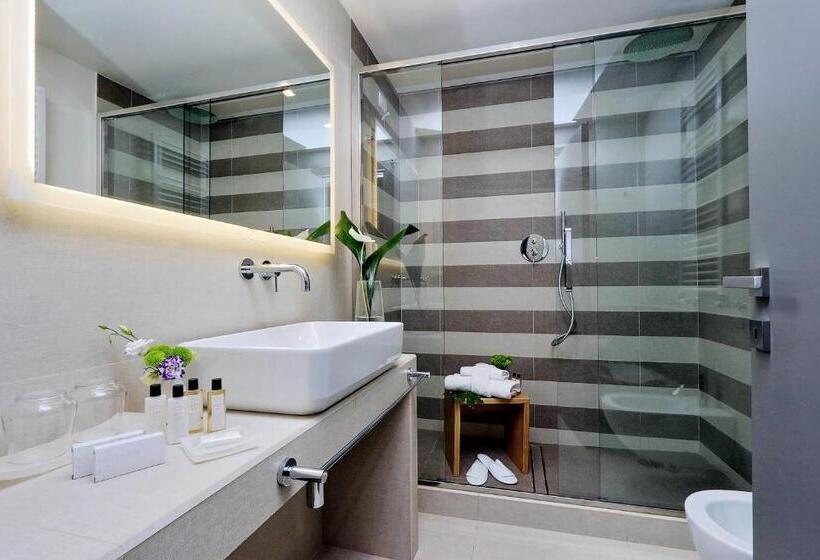 اتاق لوکس, Roma Five Suites