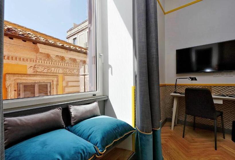اتاق لوکس با چشم‌انداز, Roma Five Suites