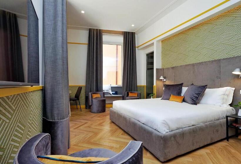 اتاق لوکس با چشم‌انداز, Roma Five Suites