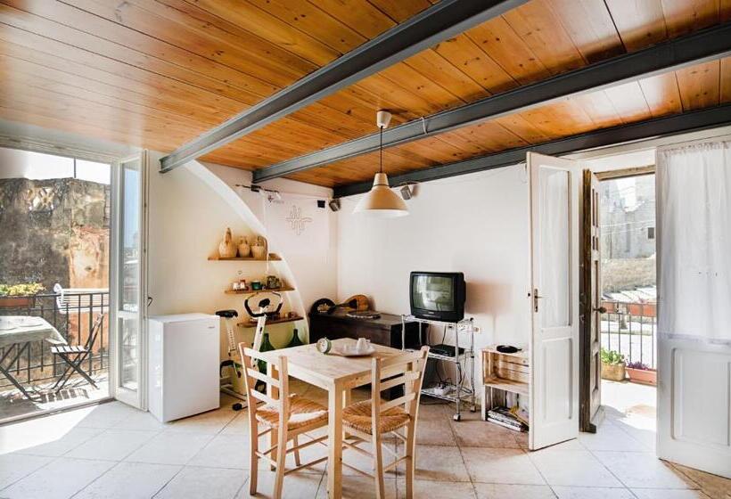 سوئیت با بالکن, Casa Del Sole