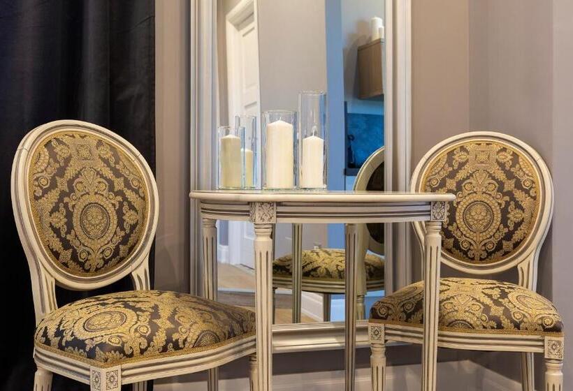 Полулюкс с Балконом, Vespucci Boutique