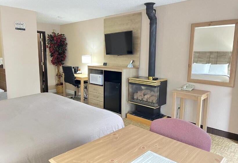 带双人大床的行政管理套房, Viking Arms Inn  Ludington