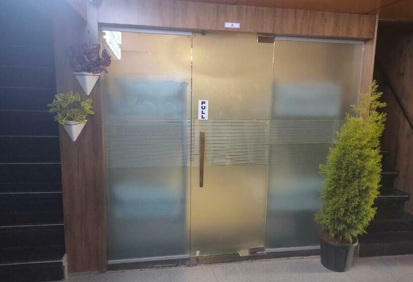 공동 객실, Diamond Ac Dormitory And Guest House