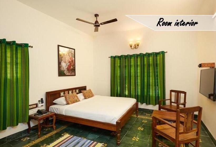 4间卧室的房子, Marutham Village Resort