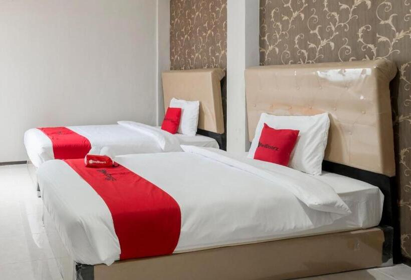 غرفة قياسية, Reddoorz Near Grand City Mall 2