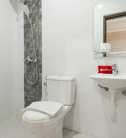 اتاق اکونومی, Reddoorz Near Grand City Mall 2