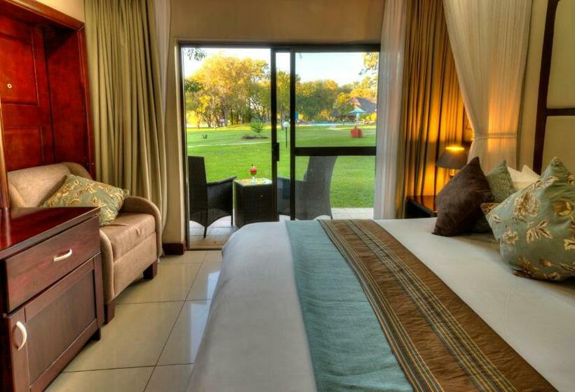 اتاق استاندارد با چشم‌انداز رودخانه, Azambezi River Lodge