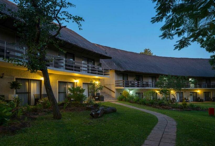 اتاق استاندارد با چشم‌انداز رودخانه, Azambezi River Lodge