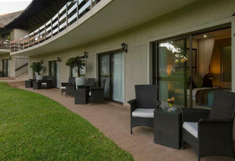 اتاق استاندارد با چشم‌انداز باغ, Azambezi River Lodge
