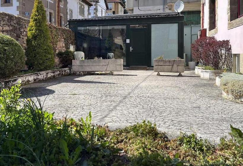 استودیوی لوکس, Posada Villa Rosa