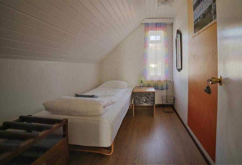 اتاق استاندارد یک تخته با سرویس بهداشتی مشترک, Húsavík Green Hostel