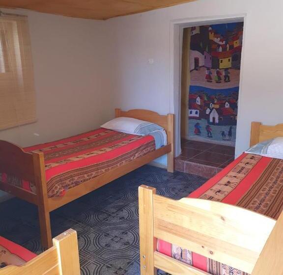 Quarto Triplo Estandar, Hostal Candelaria