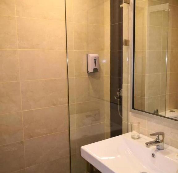 Quarto Estandar, Walk In