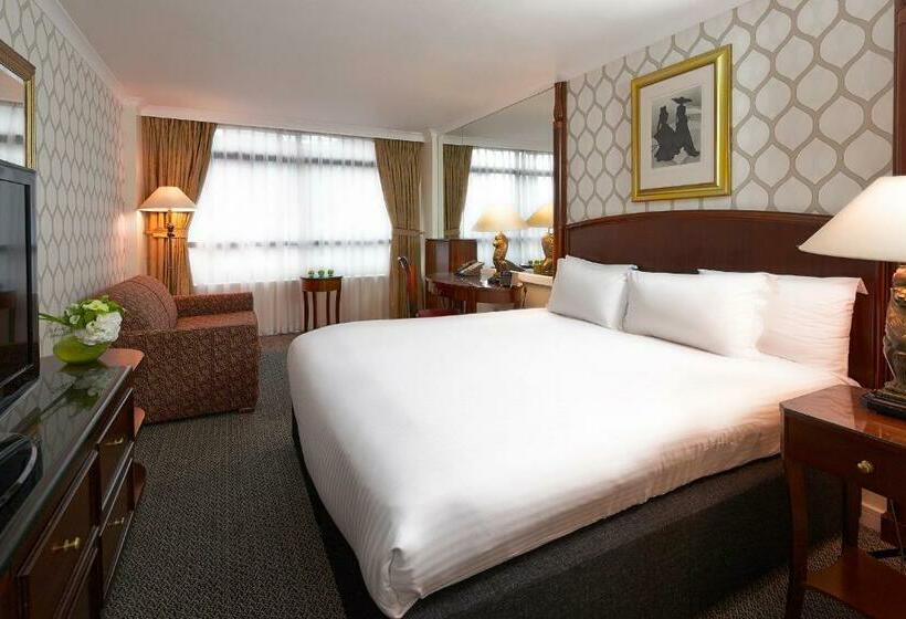 Номер Клуб, Millennium Hotel London Knightsbridge