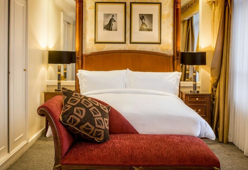 Номер Клуб, Millennium Hotel London Knightsbridge