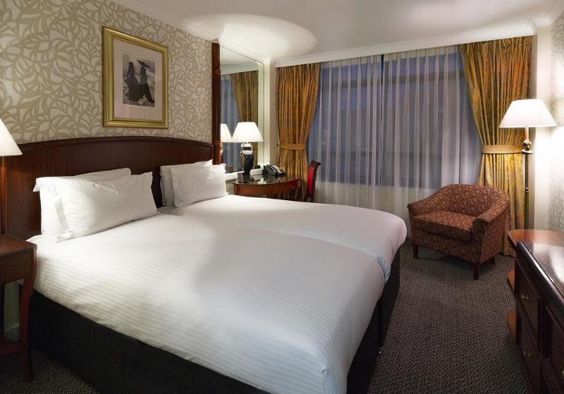 Номер Клуб, Millennium Hotel London Knightsbridge