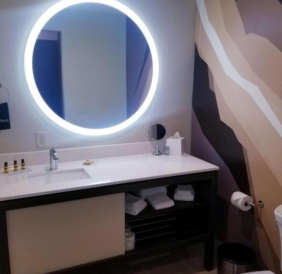 Люкс с Балконом, Best Western  Plus Executive Residency Rigby S Water World