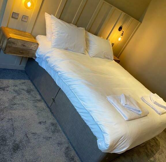 اتاق لوکس با تخت بزرگ, Lodge At Tap Haus