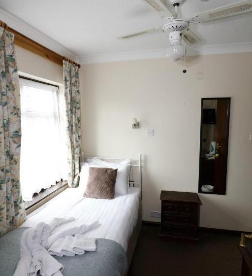 اتاق استاندارد یک نفره, Aylesbray Lodge