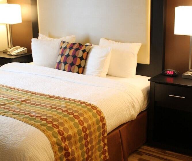 Люкс, Best Western Plus Des Moines West Inn & Suites