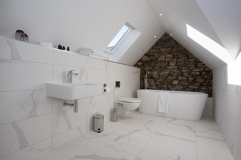 Люкс, Dunalastair Hotel Suites