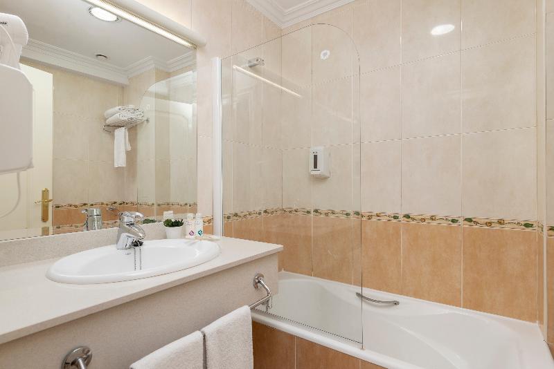 اتاق استاندارد سه نفره, Hospedium Hotel Blu Sondika