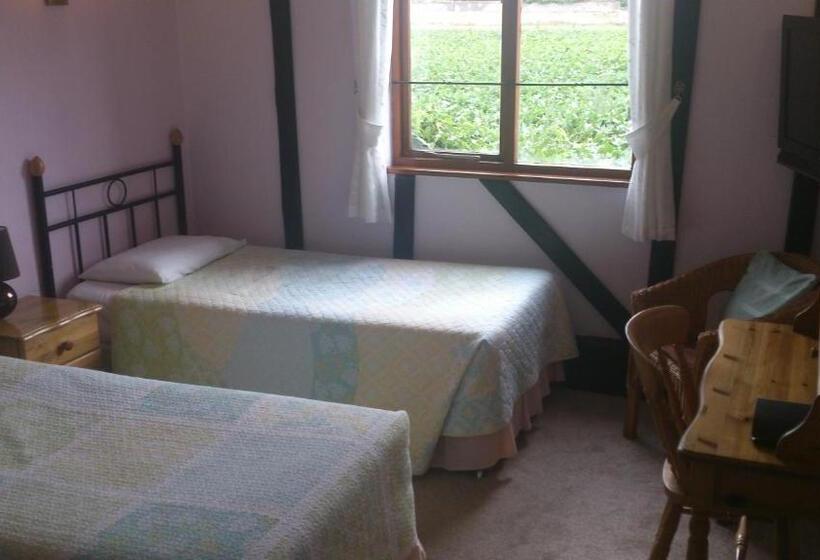 Номер Стандарт, Six Bells Inn