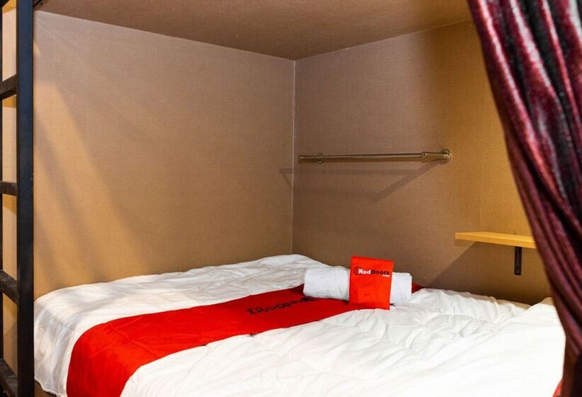 Кровать в Общей Комнате, Reddoorz Hostel @ Di Panjaitan Simpang Lima