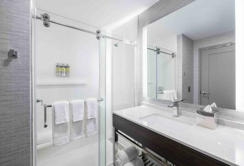스탠다드 스튜디오, Staybridge Suites   Boston Logan Airport   Revere, An Ihg