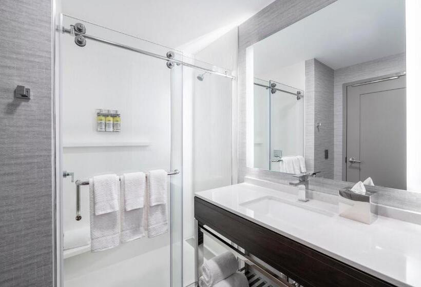 디럭스 스위트 킹 침대, Staybridge Suites   Boston Logan Airport   Revere, An Ihg