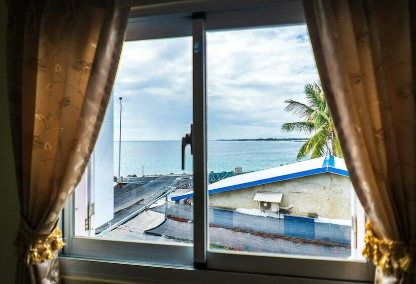اتاق پریمیوم چهارنفره, Blackfoot Homestay