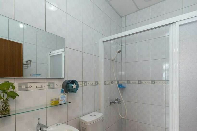اتاق پریمیوم چهارنفره, Blackfoot Homestay