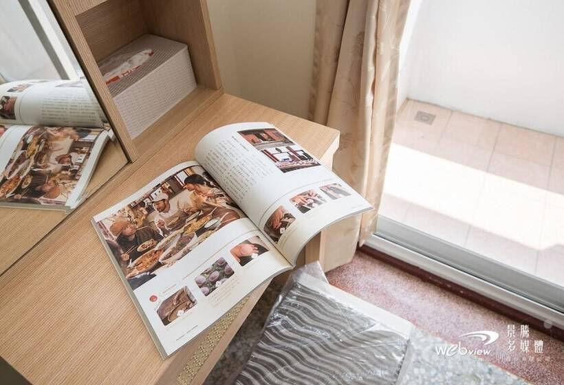 اتاق پریمیوم چهارنفره, Blackfoot Homestay