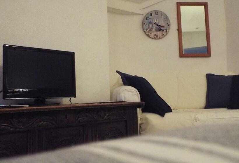 Номер Стандарт, Corner House Guest House