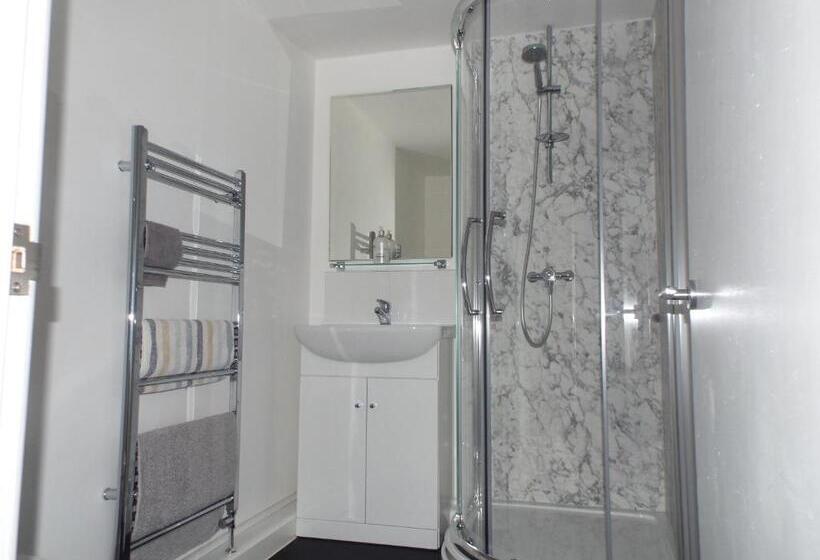 Номер Стандарт, Corner House Guest House