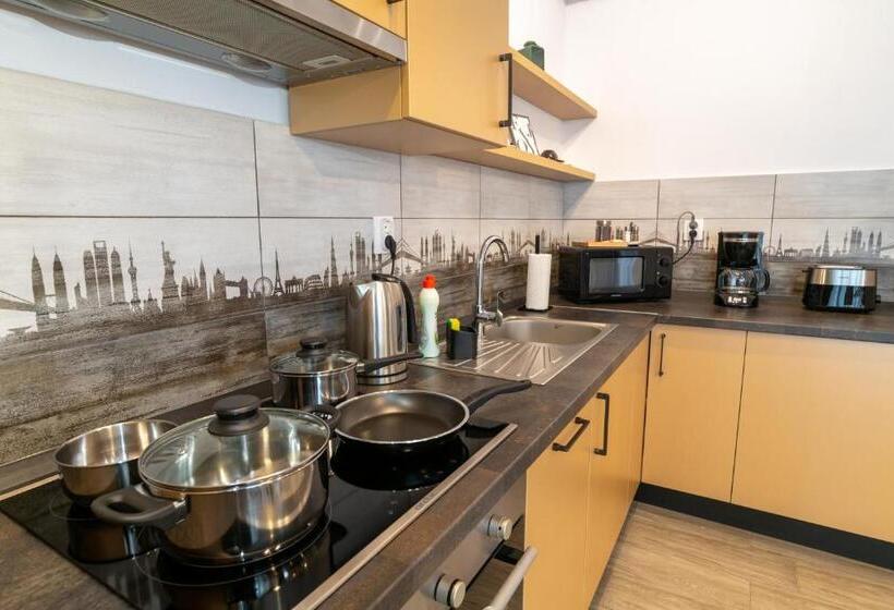 １ベッドルームアパートメント, Tci Apartments