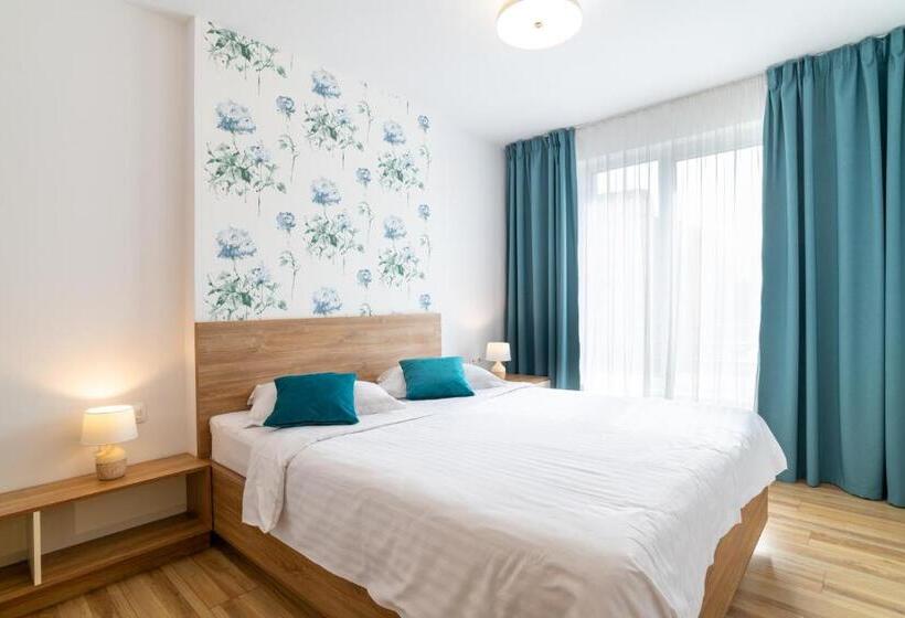 テラス付き１ベッドルームアパートメント, Tci Apartments
