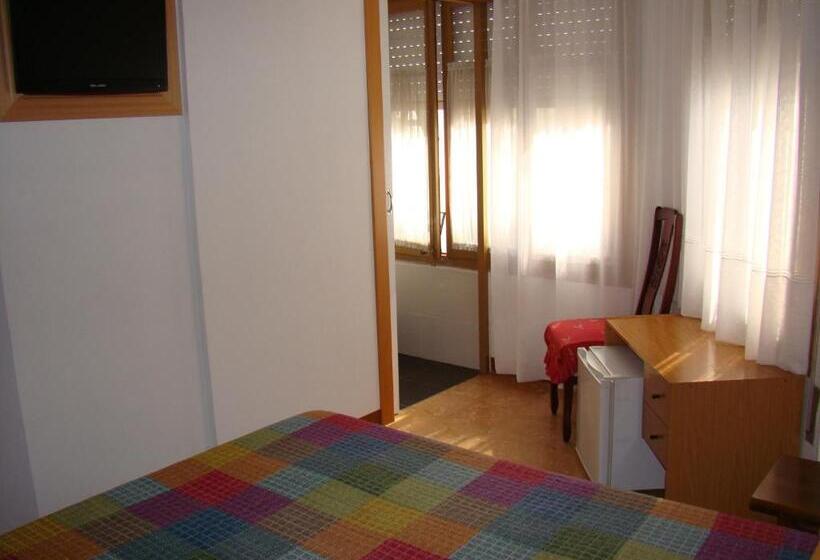 اتاق استاندارد, Hostal Platja