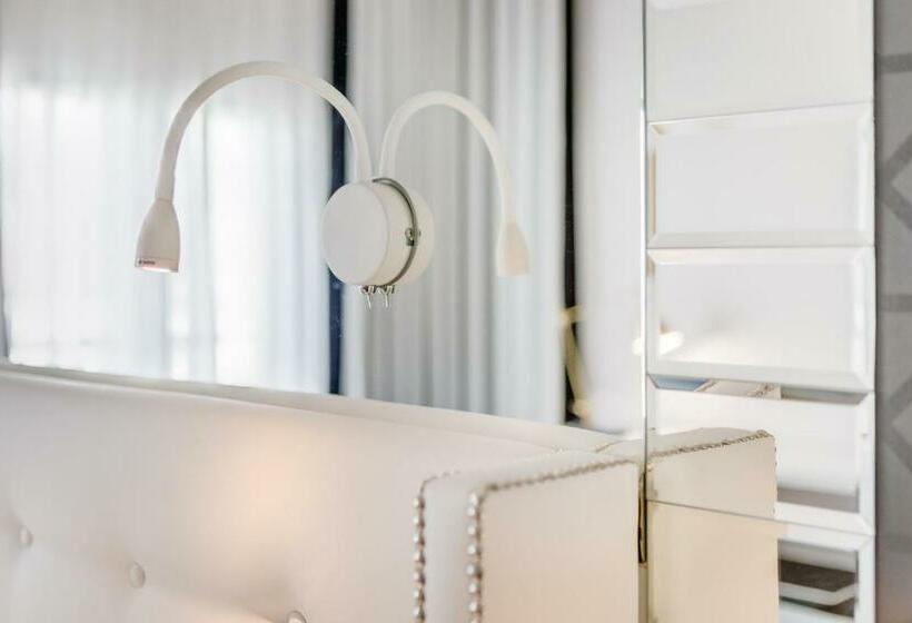Номер Executive, Cristal Marinha