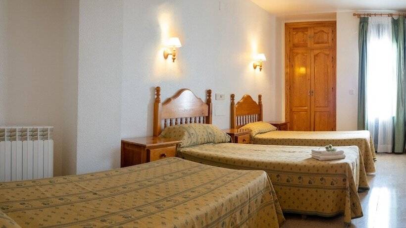Номер Стандарт Трехместный, Valmar