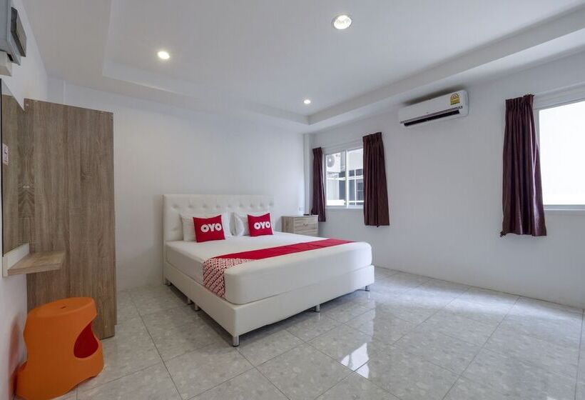 Номер Стандарт, Oyo 698 Pattaya City