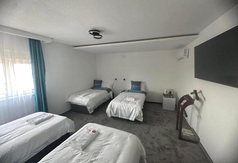 Quarto quádruplo Económico Casa de banho partilhada, China Town Prenoćište
