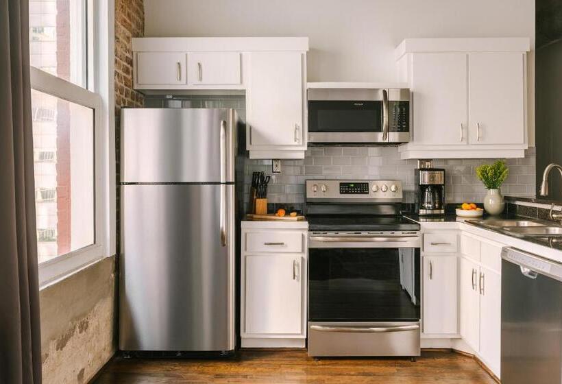 استودیوی استاندارد, Reside Houston Downtown, A Wyndham Residence