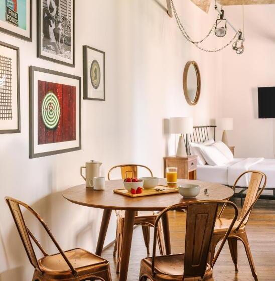 استودیوی استاندارد, Reside Houston Downtown, A Wyndham Residence